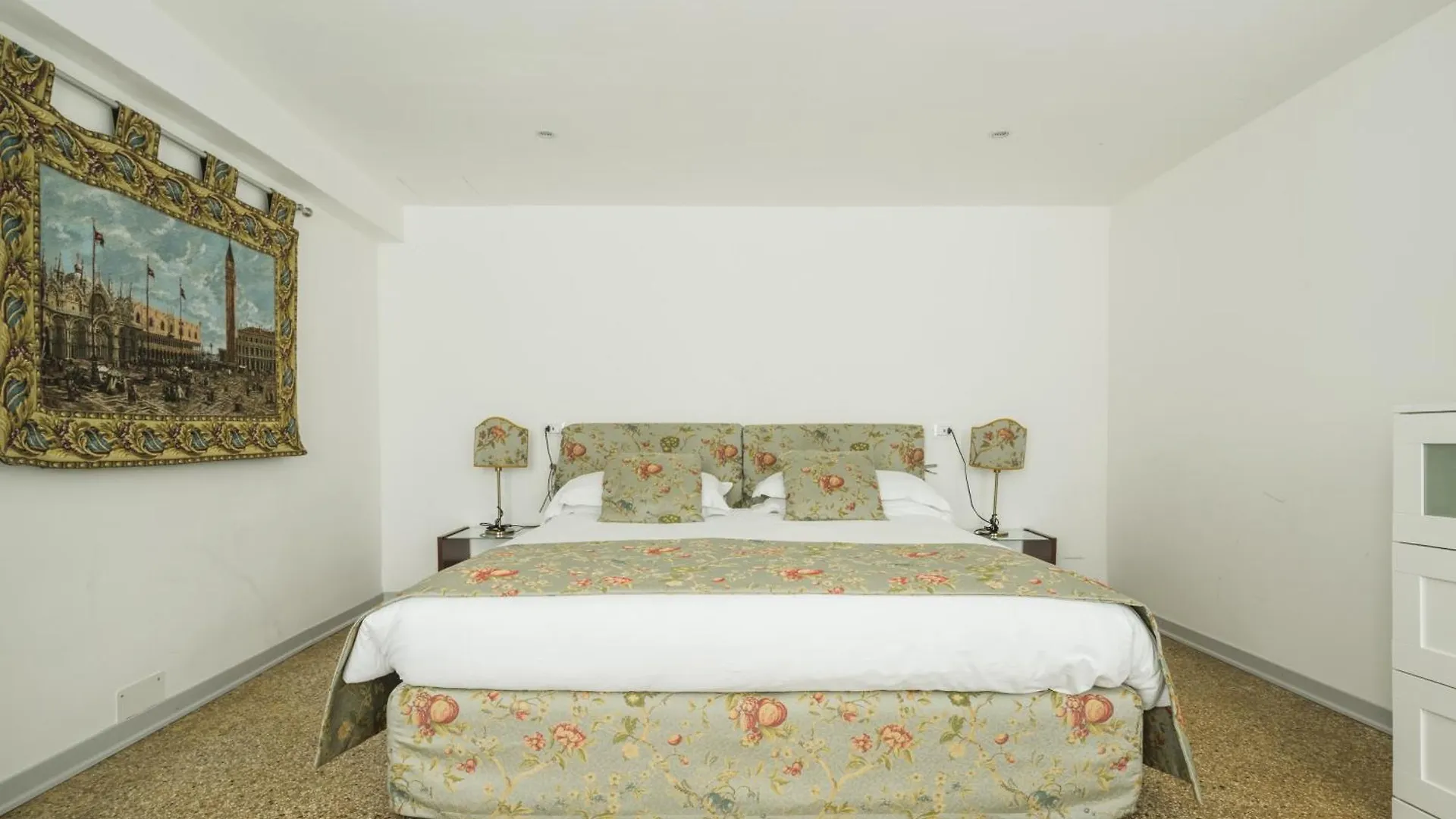 Goodwind Venice Apartments