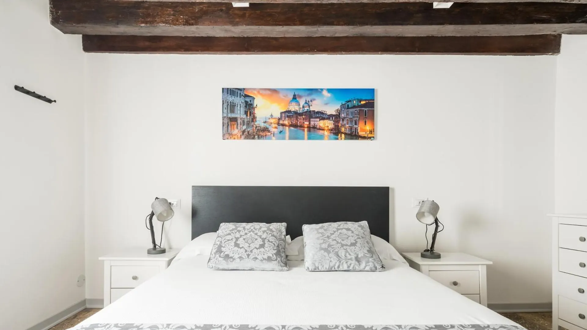 Goodwind Venice Apartments 0*,